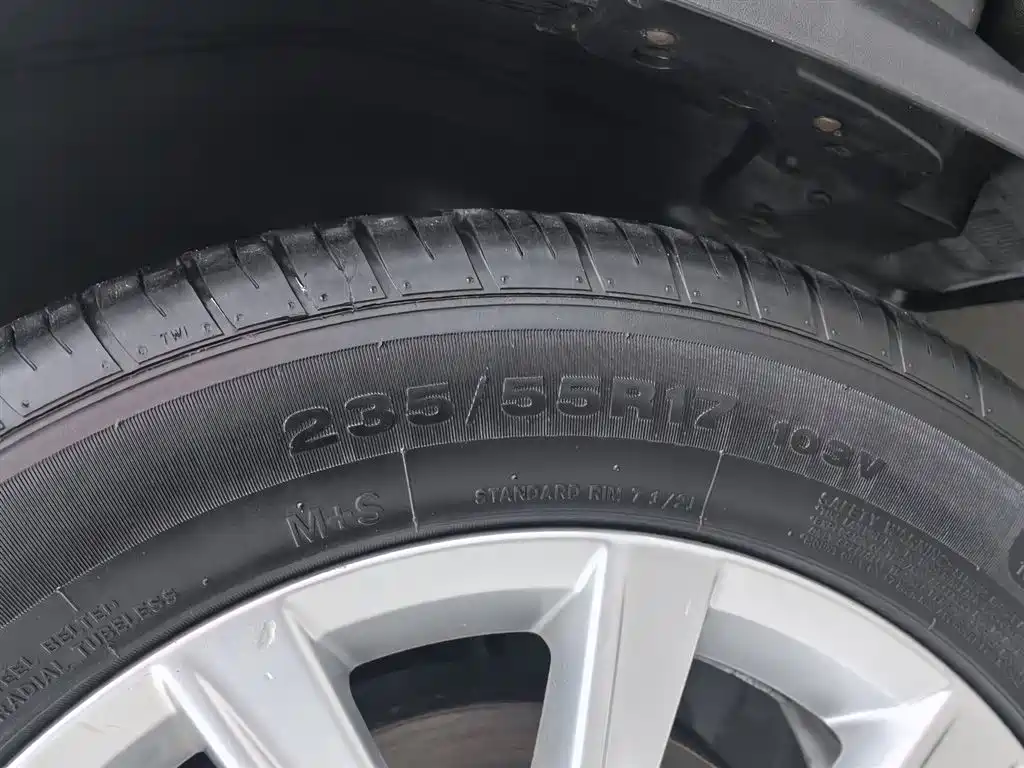 Chevrolet Sail 2013 Sedan 1.4L Manual Premium Happiness Edition фото 24