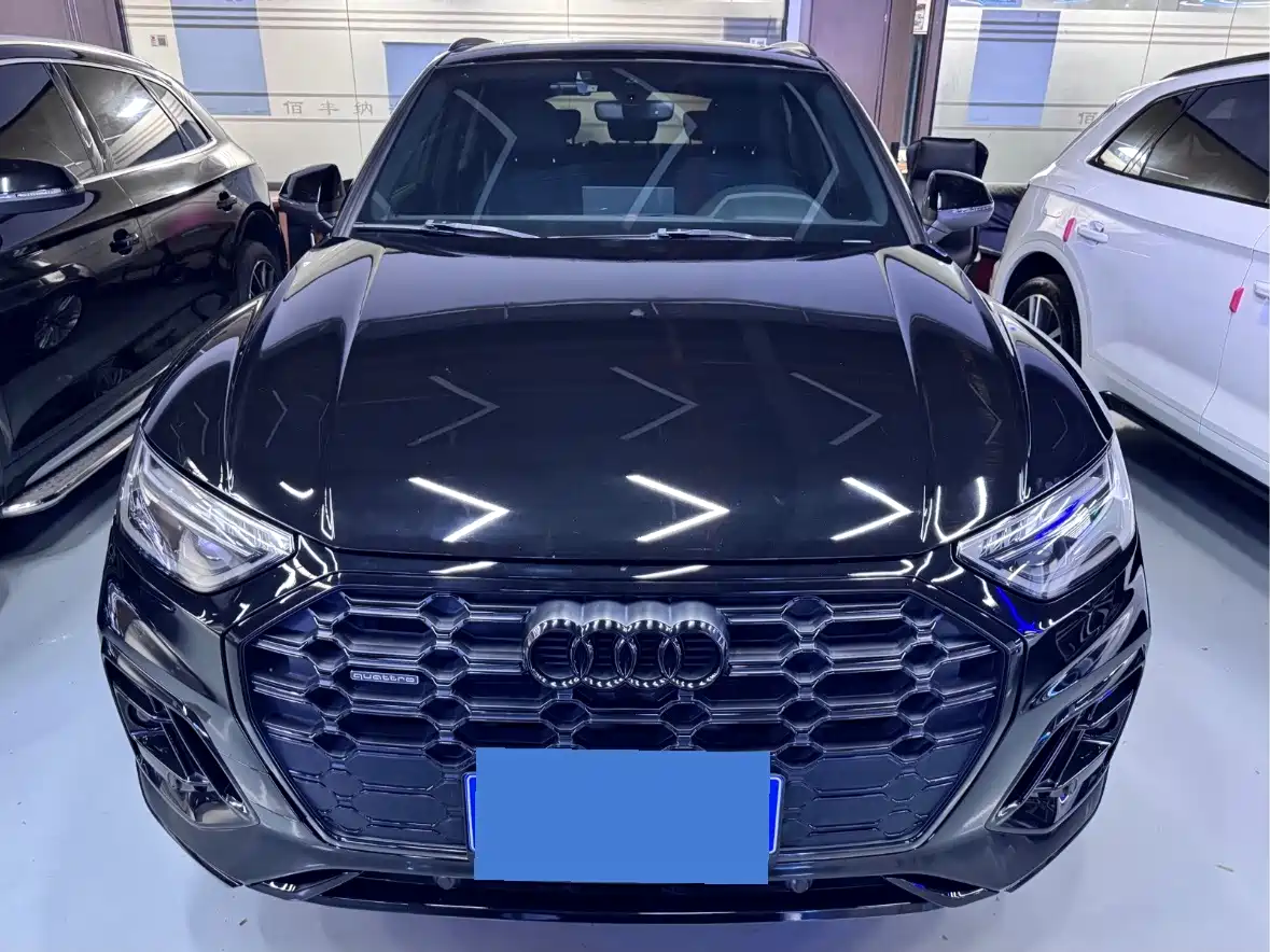 Фото 2 - Audi Q5L
