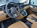 Photo 6 - Hongqi HQ9
