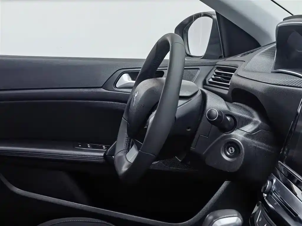 Peugeot 308 2018 1.6L Auto Luxury Edition фото 22