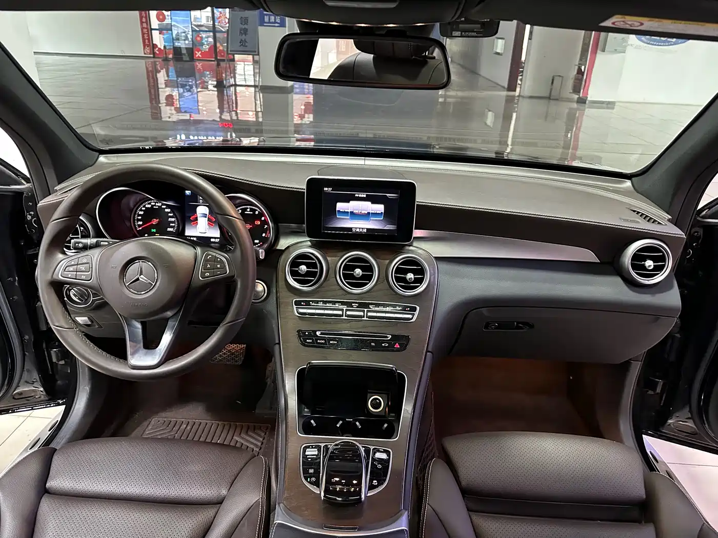 Mercedes-Benz GLC 2018 GLC 300 4MATIC Dynamic фото 7