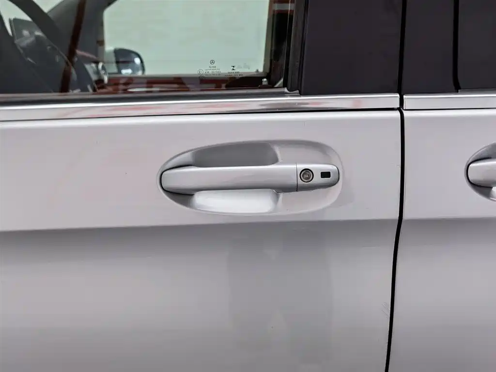 Mercedes-Benz V-Class 2016 V 260 L Premium Long фото 18