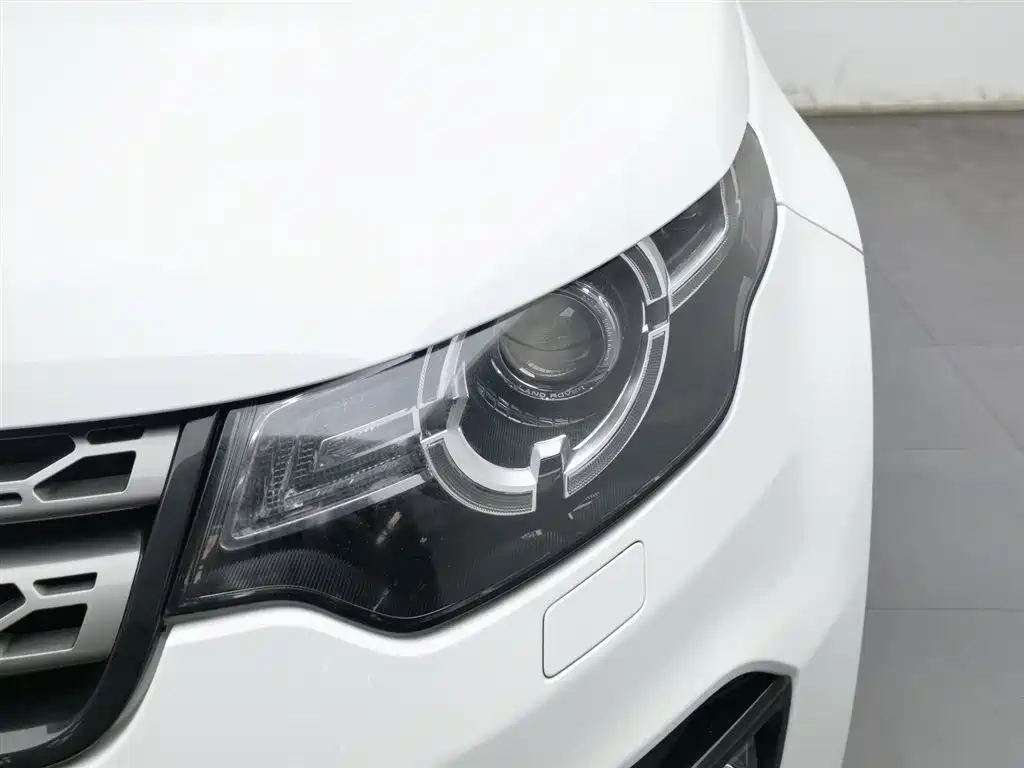 Land Rover Discovery Sport 2017 2.0T SE фото 7