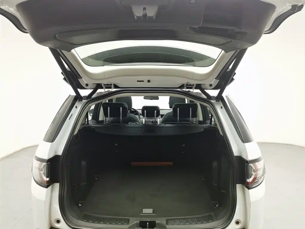 Land Rover Discovery Sport 2017 2.0T SE фото 16