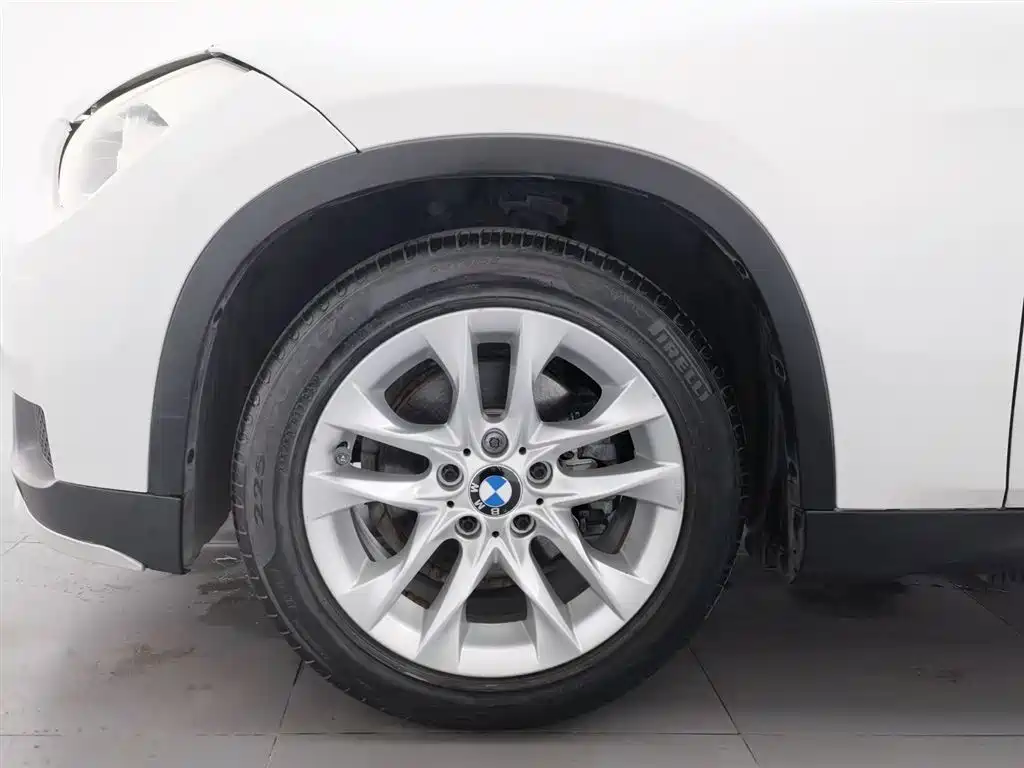 BMW X1 2015 Model sDrive18i Fashion Advanced Edition фото 17