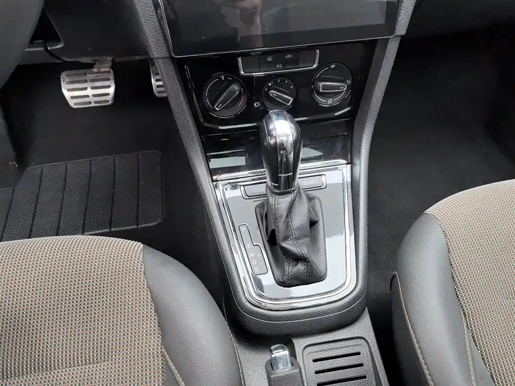 Volkswagen C-TREK 2017 1.6L Automatic Comfort фото 13