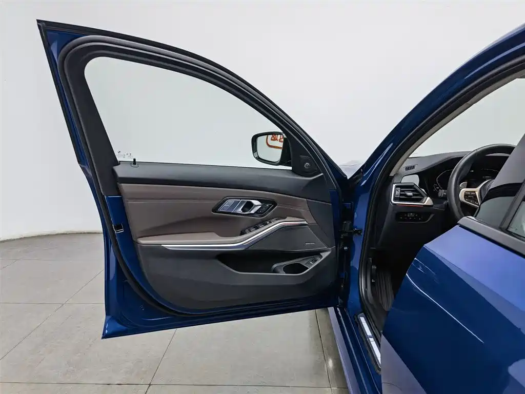 BMW 3 Series 2021 325Li M Sport Night Edition фото 8