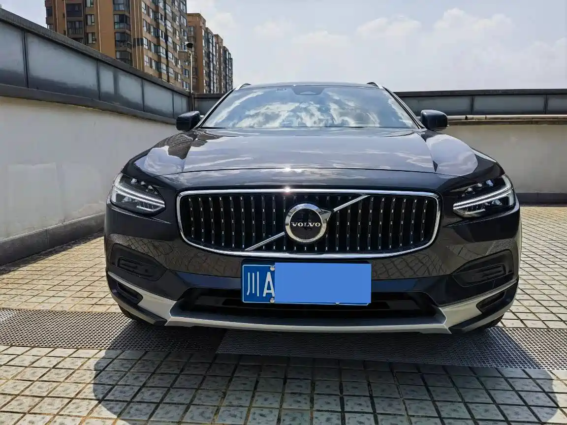 2023 Volvo V90