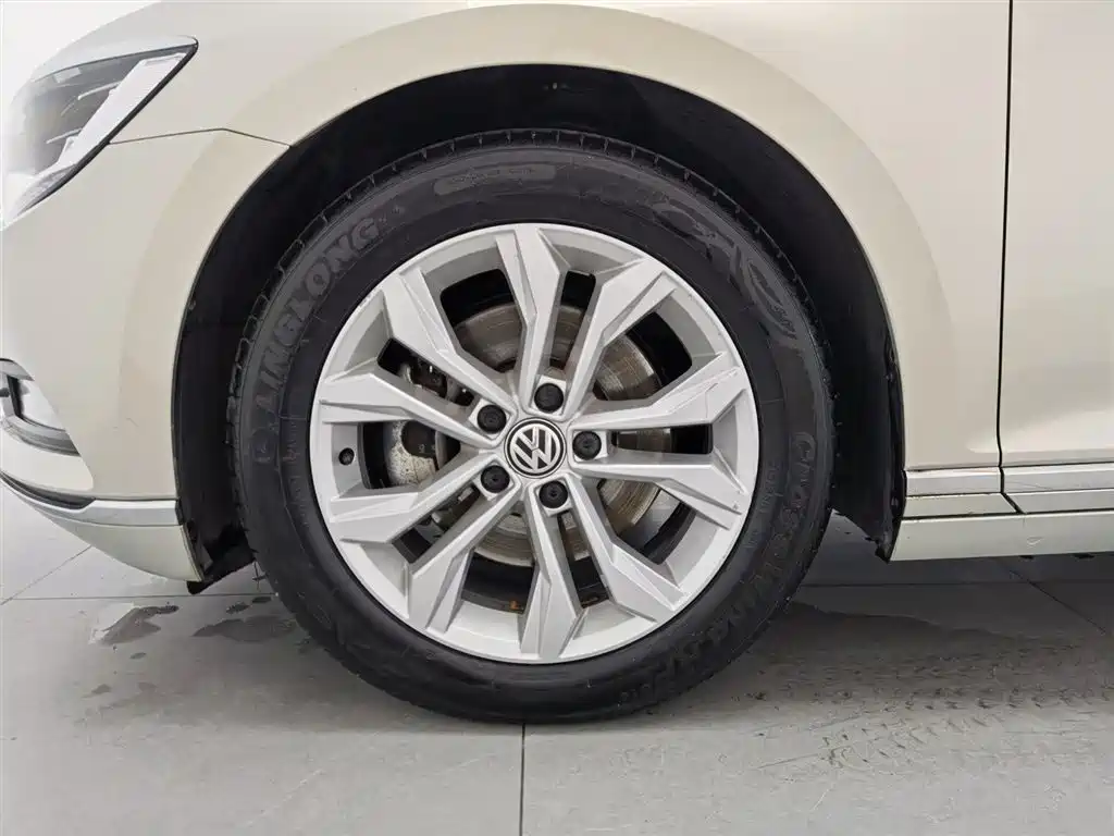 Volkswagen Magotan 2019 330TSI DSG Luxury Class China VI фото 17