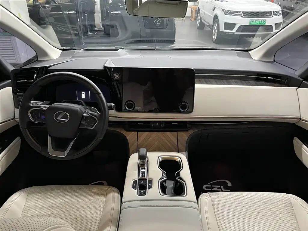 Lexus LM 2023 350h 7-Seater Elegance Edition фото 7