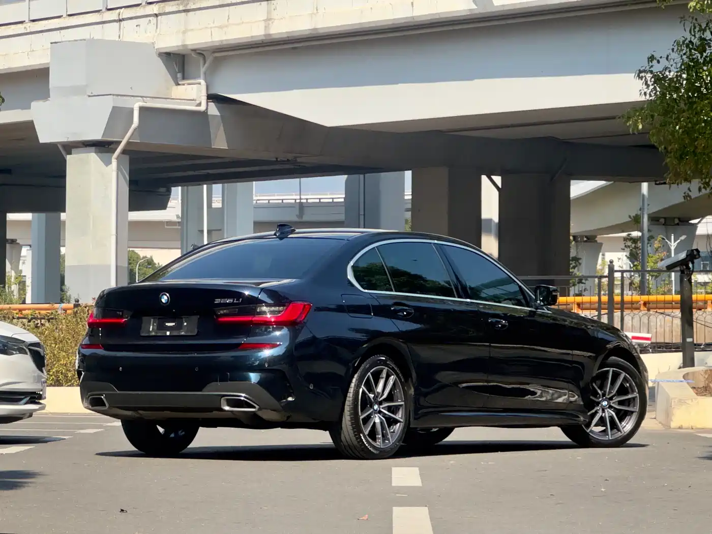 BMW 3 Series 2020 325Li M Sport Package фото 7