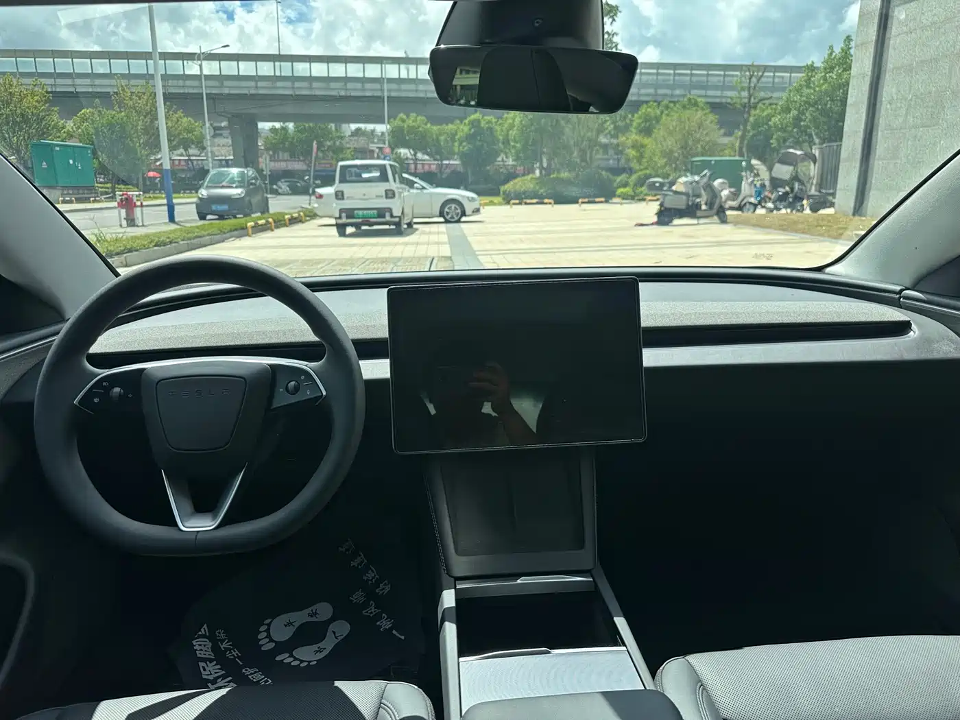 Фото 6 - Tesla Model 3