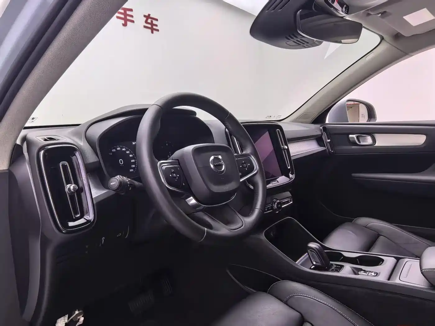 Фото 10 - Volvo XC40 (Import)