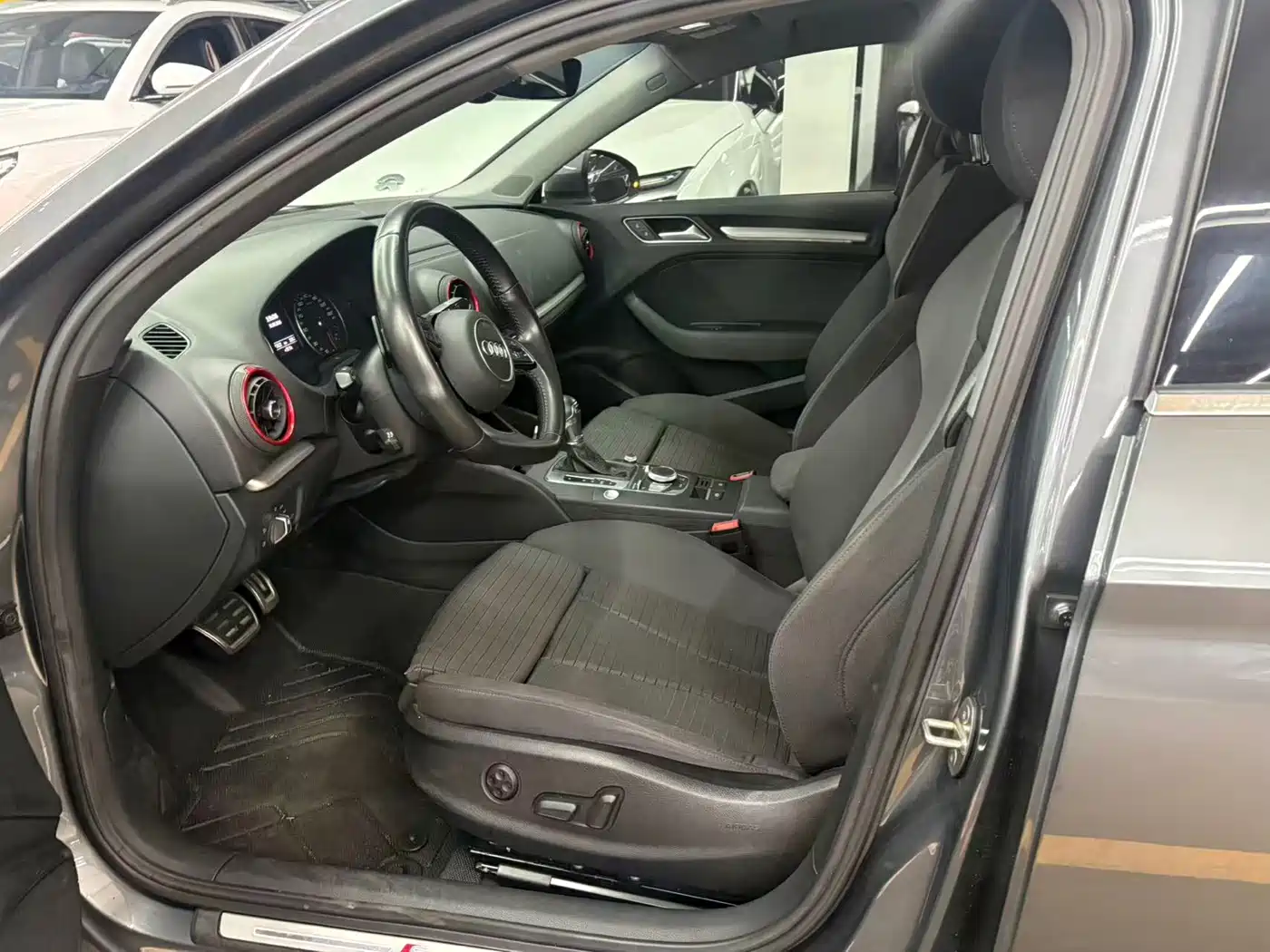 Photo 8 - Audi A3