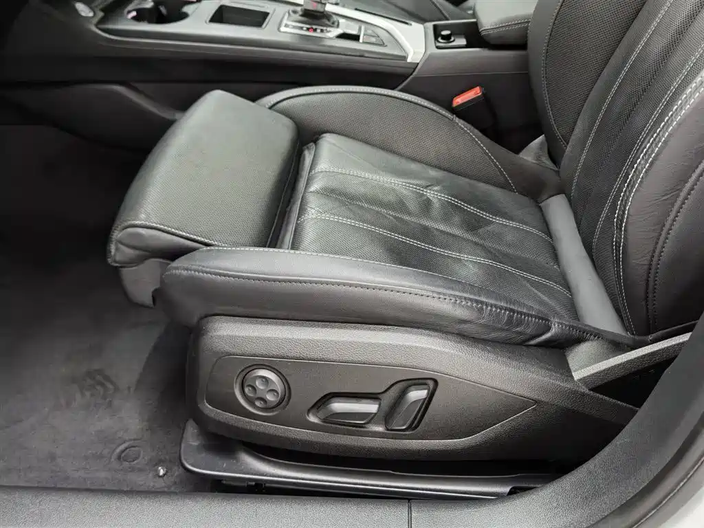 Audi A4L 2020 40 TFSI Luxury Dynamic фото 20