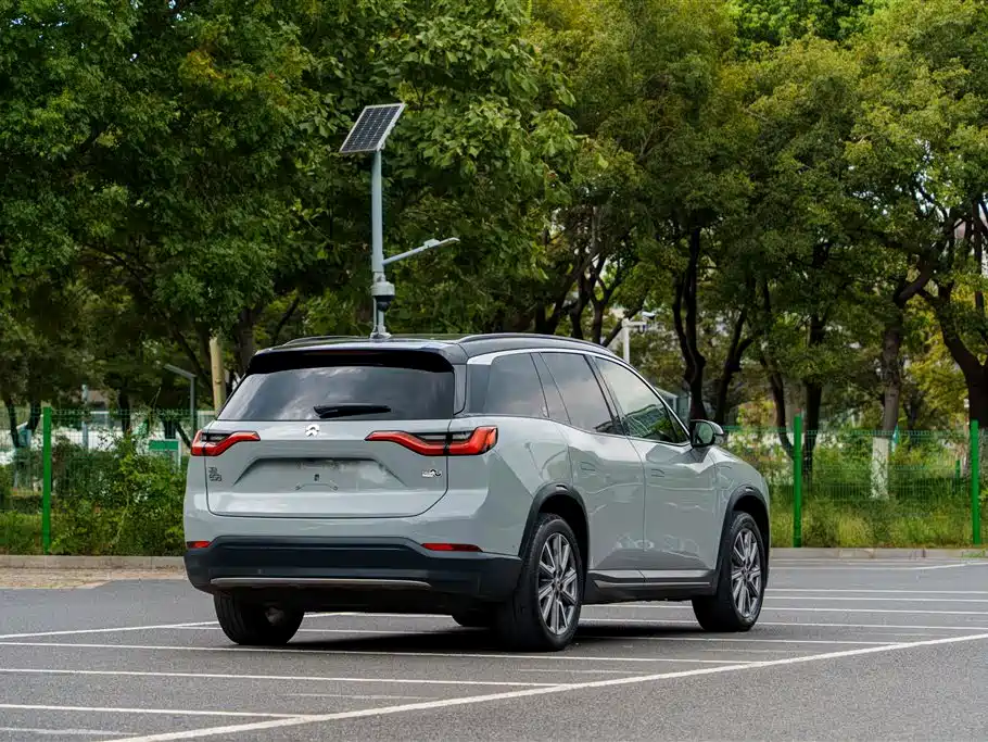 NIO ES8 2020 2018 355KM Base Model 7-Seater Version