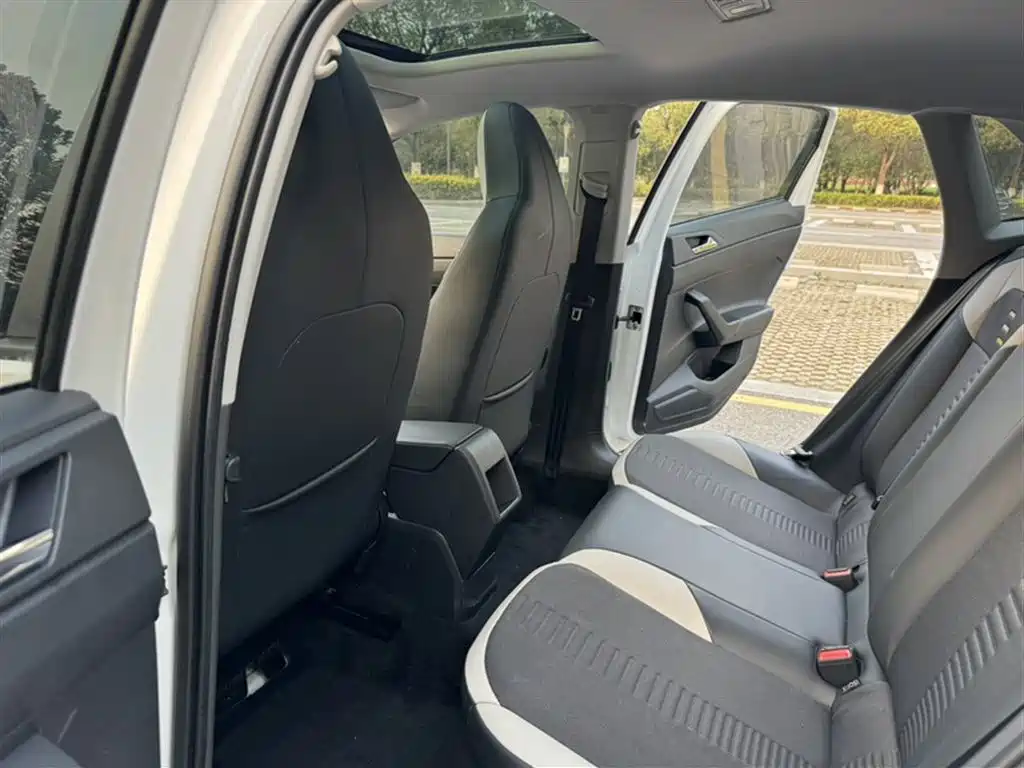 Volkswagen Polo 2021 Plus 1.5L Automatic Colorful Tech Edition фото 12