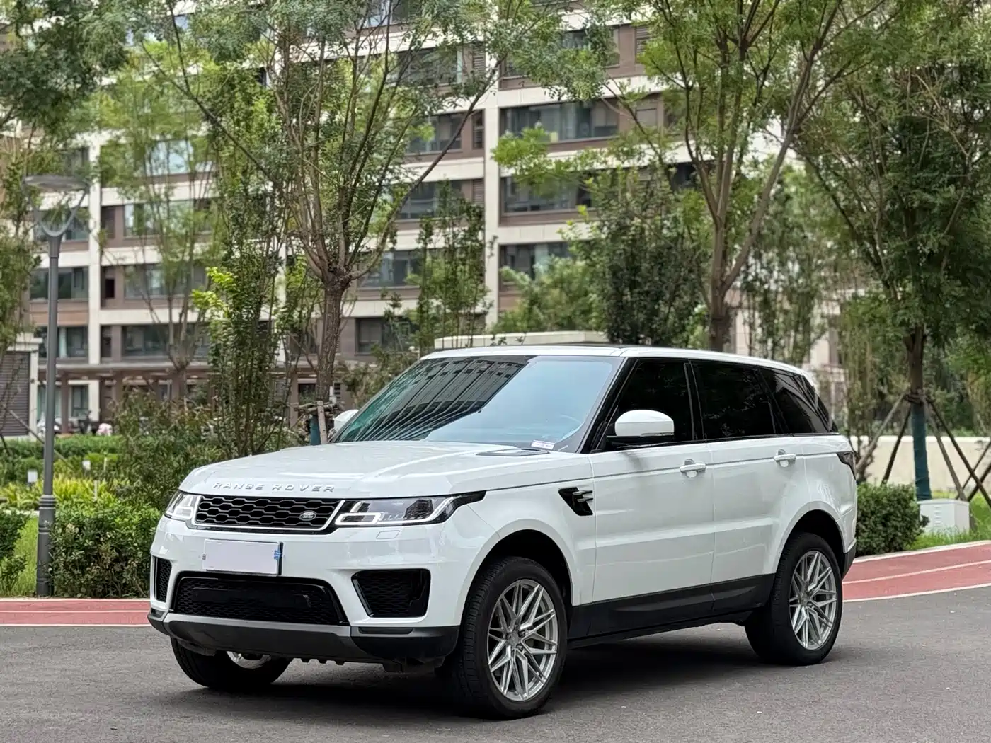 Land Rover Range Rover Sport 2021 3.0 L6 SE фото 2