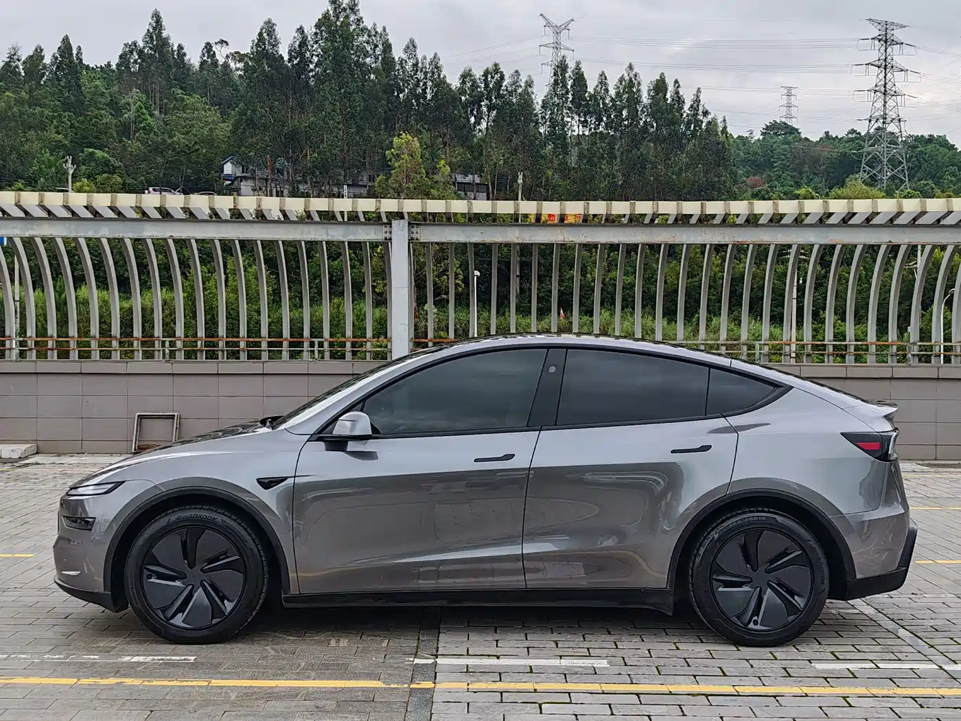 Photo 14 - Tesla Model Y