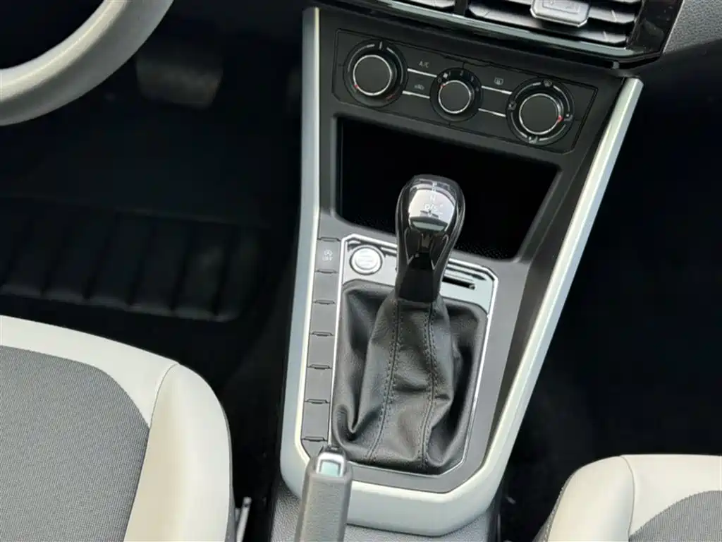 Volkswagen Polo 2021 Plus 1.5L Automatic Colorful Tech Edition фото 7