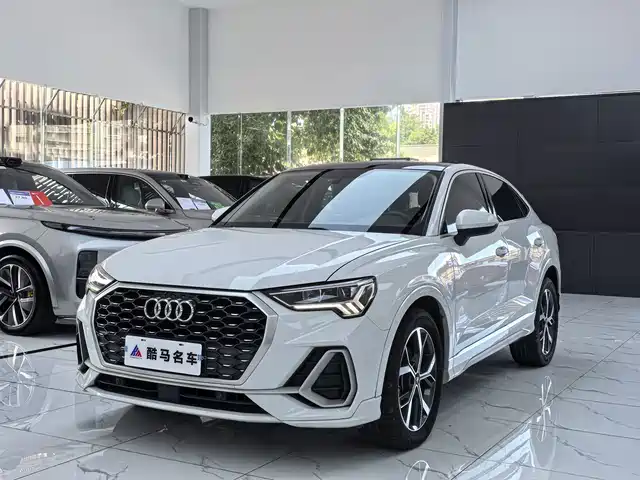 Audi Q3 Sportback 2020 40 TFSI Fashion — фото 1