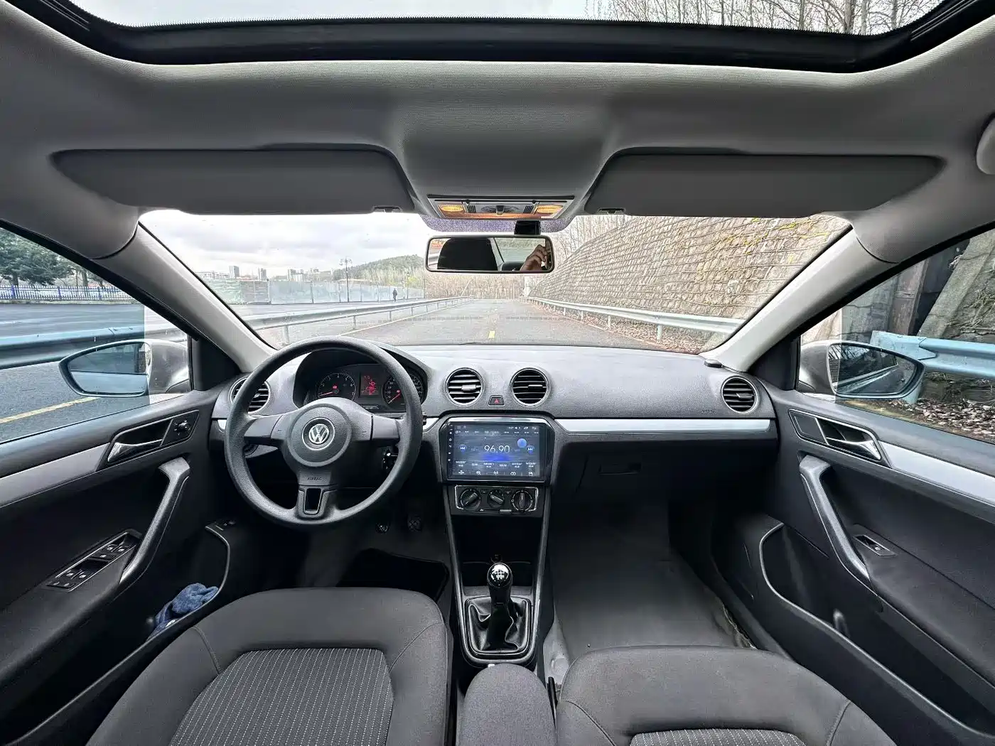 Volkswagen Jetta 2013 1.6L Manual Fashion фото 4