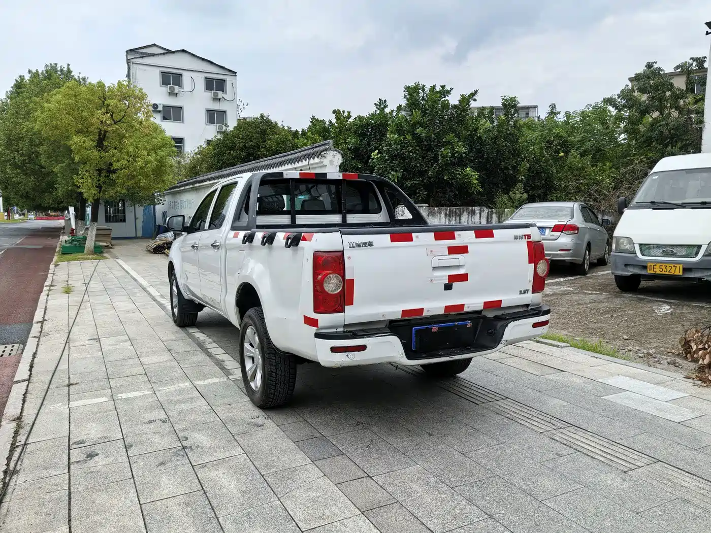 JAC JAC T6 2017 2016 Model 2.8T Diesel Maker Edition Comfort Long Wheelbase HFC4DA1-2C