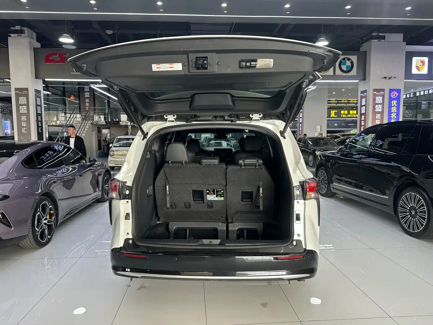 Toyota Sienna 2023 2.5L Hybrid Premium Edition фото 20
