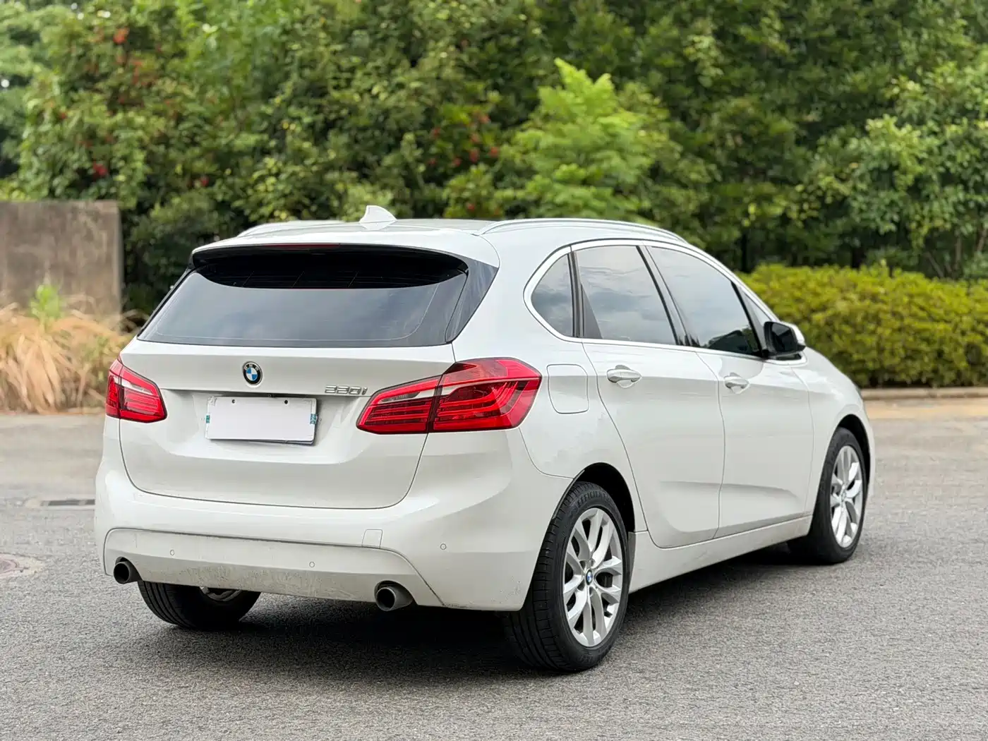 BMW 2 Series Touring 2017 2016 220i Leading Model