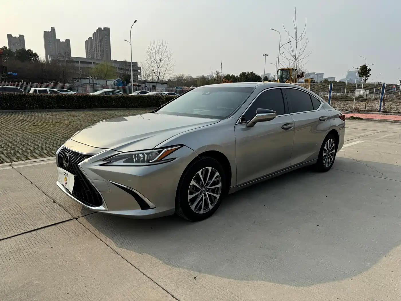 Фото 1 - Lexus ES