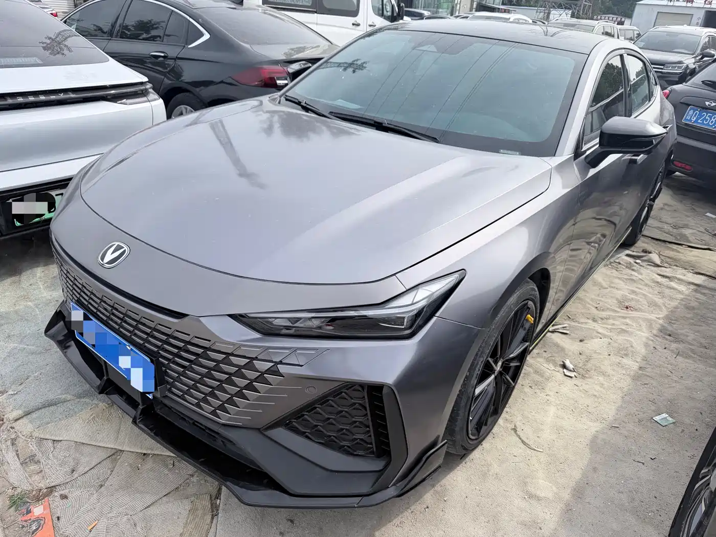 CHANGAN UNI-V