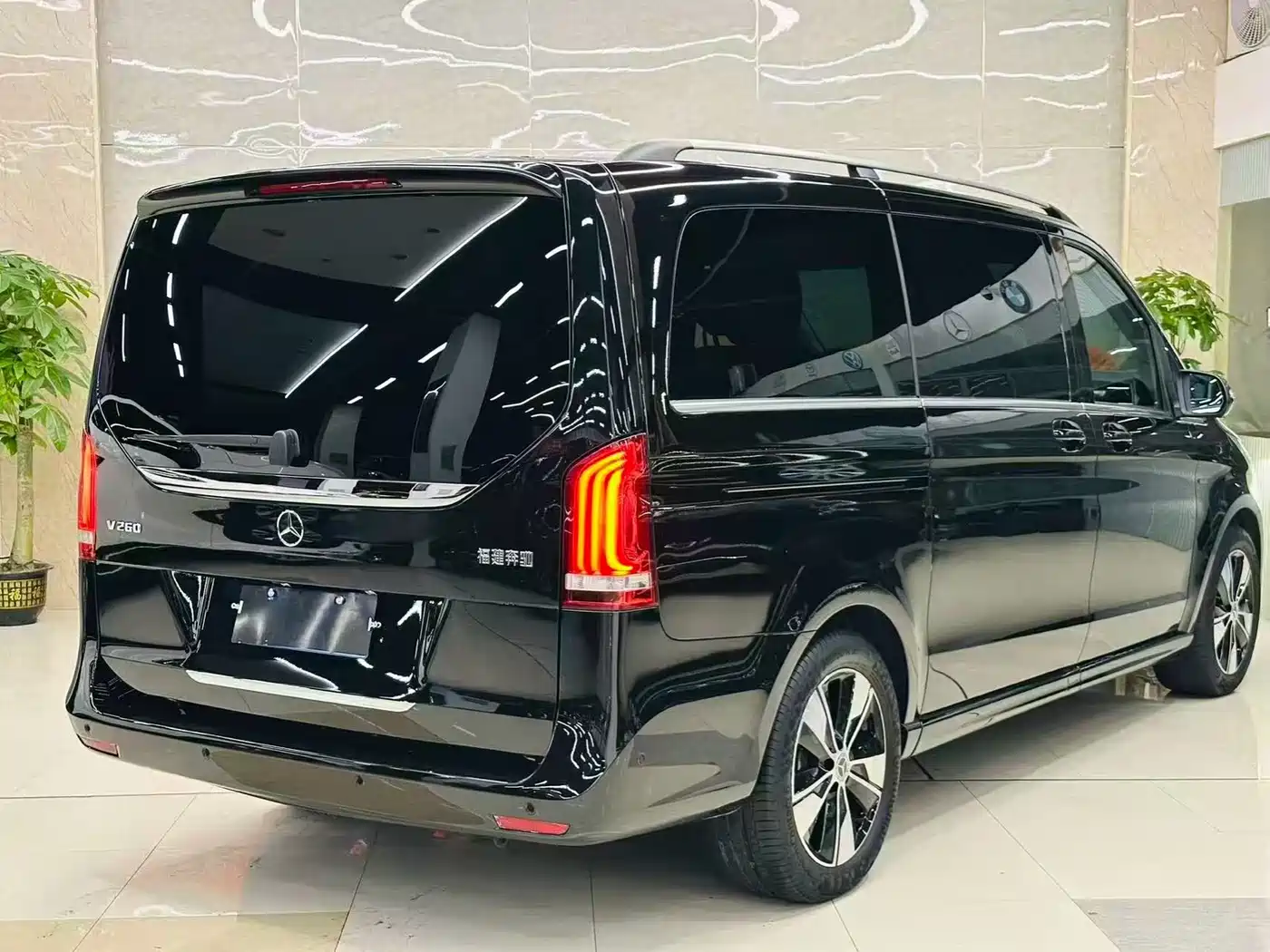 MERCEDES-BENZ V CLASS