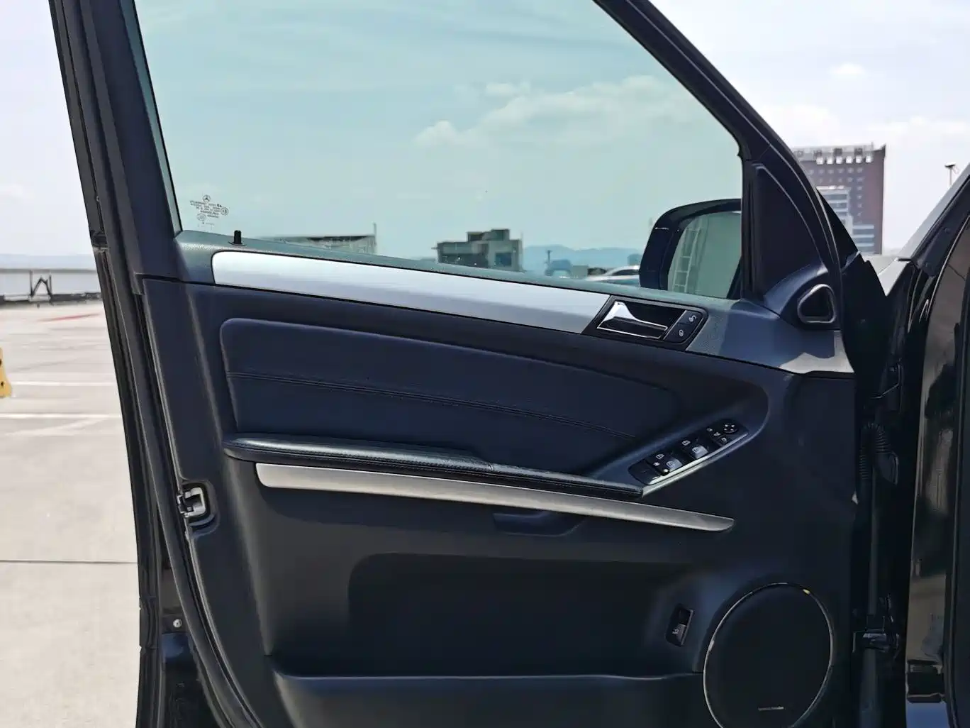 Mercedes-Benz M-Class AMG 2011 AMG ML 63 фото 8
