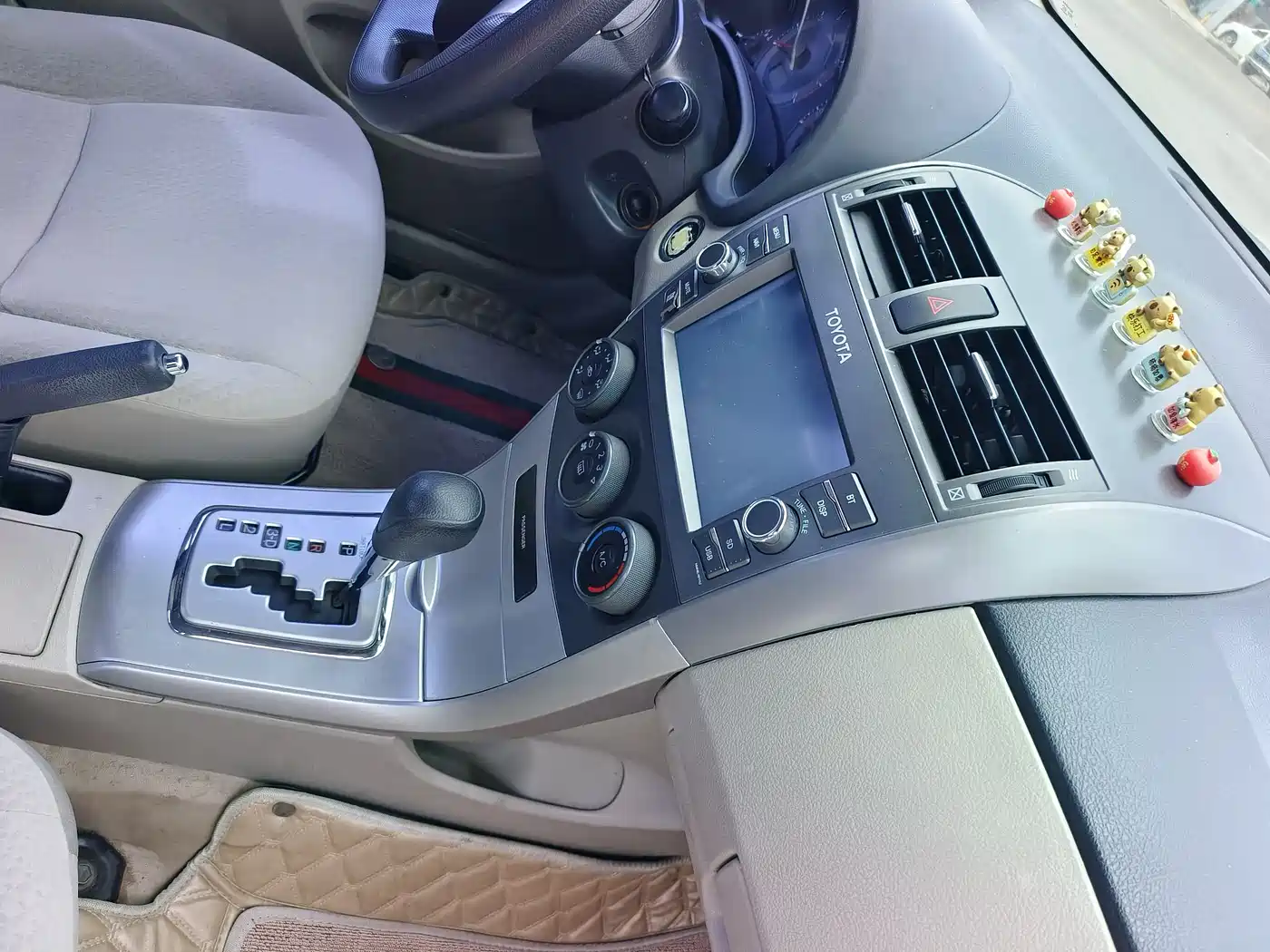 Toyota Corolla 2013 Special Edition 1.6L Automatic Cool GL фото 11
