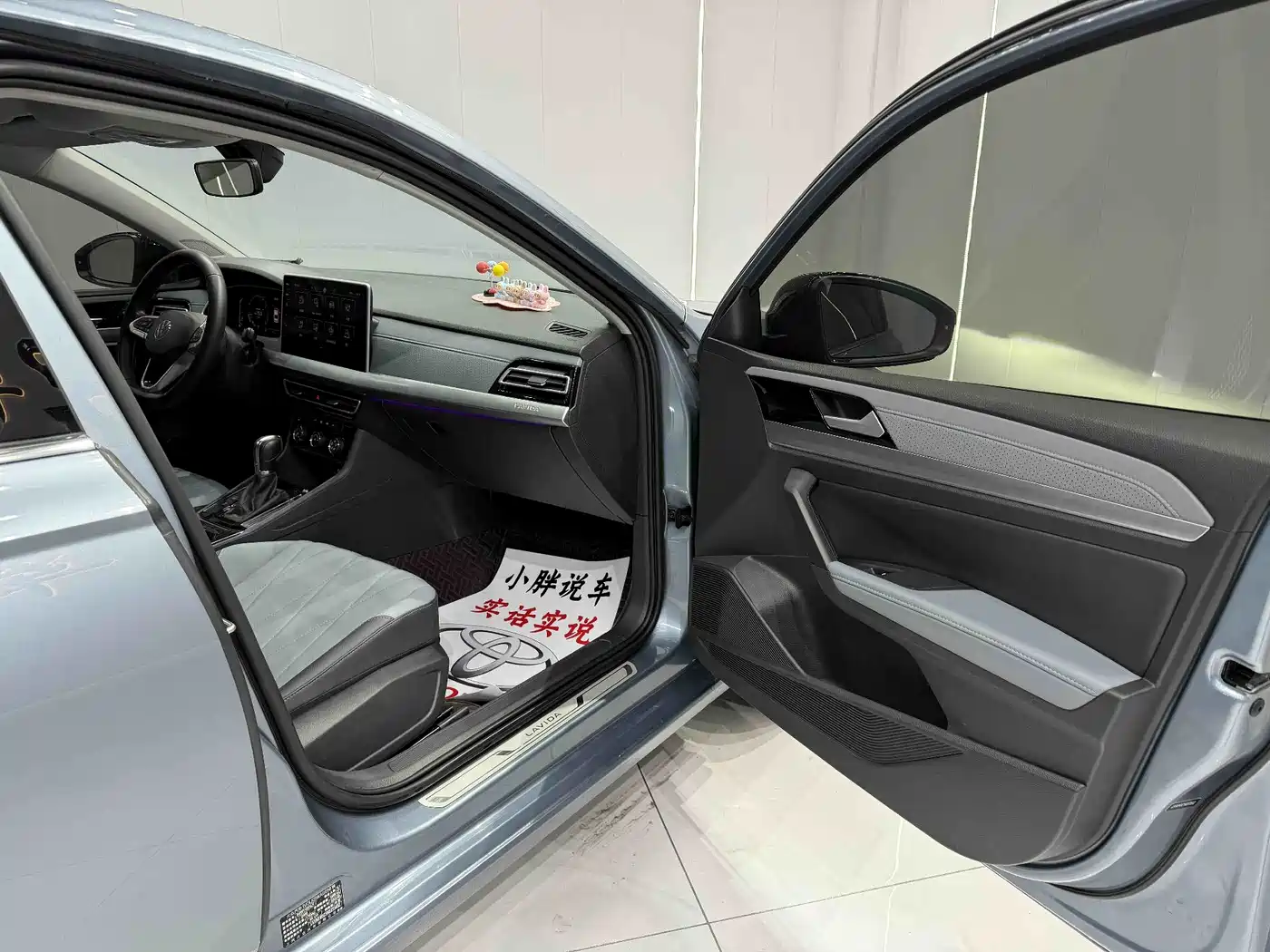 Volkswagen Lavida 2023 1.5L Automatic Starlight 5 Million Edition фото 22