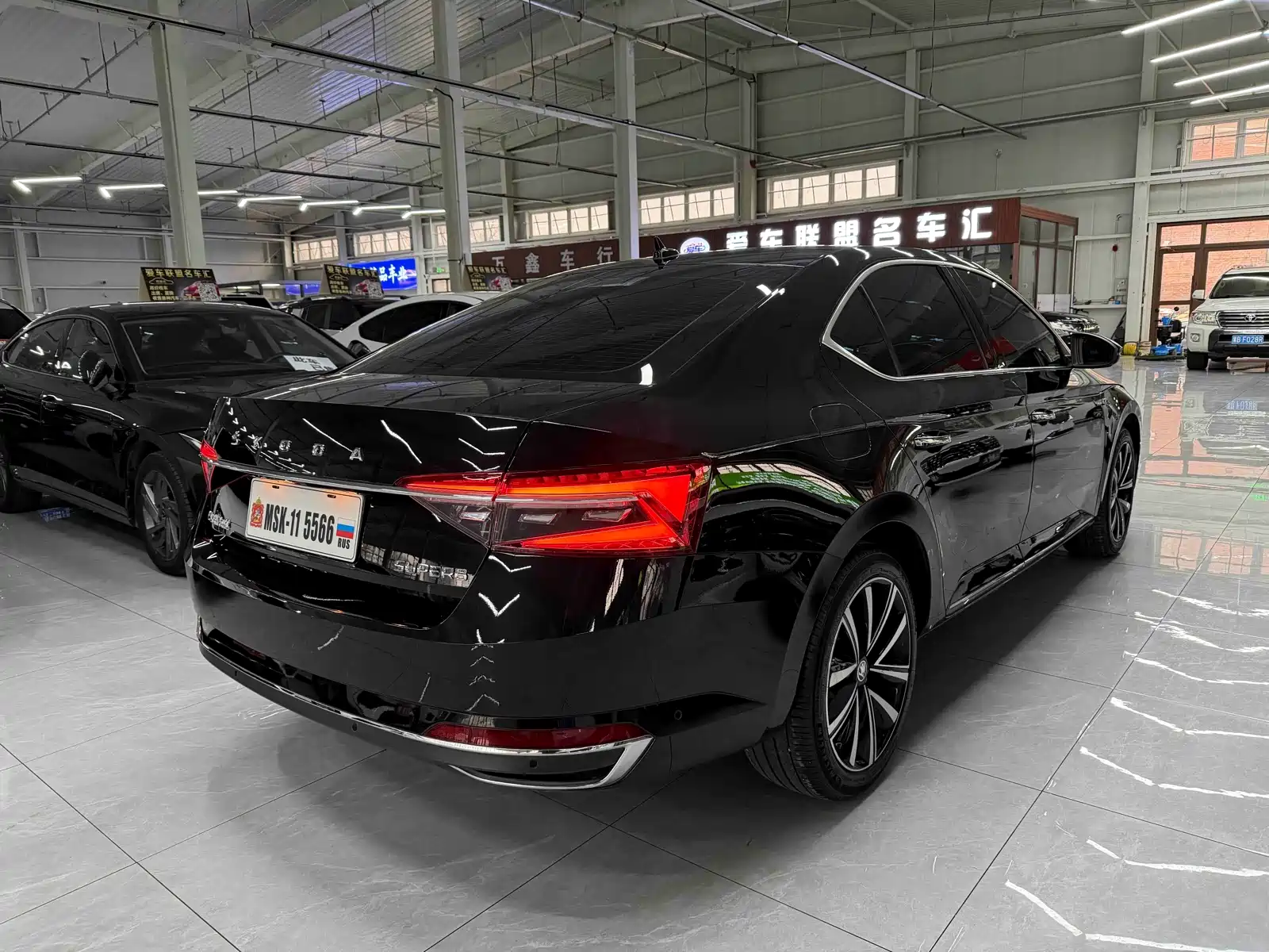Photo 4 - Škoda Superb
