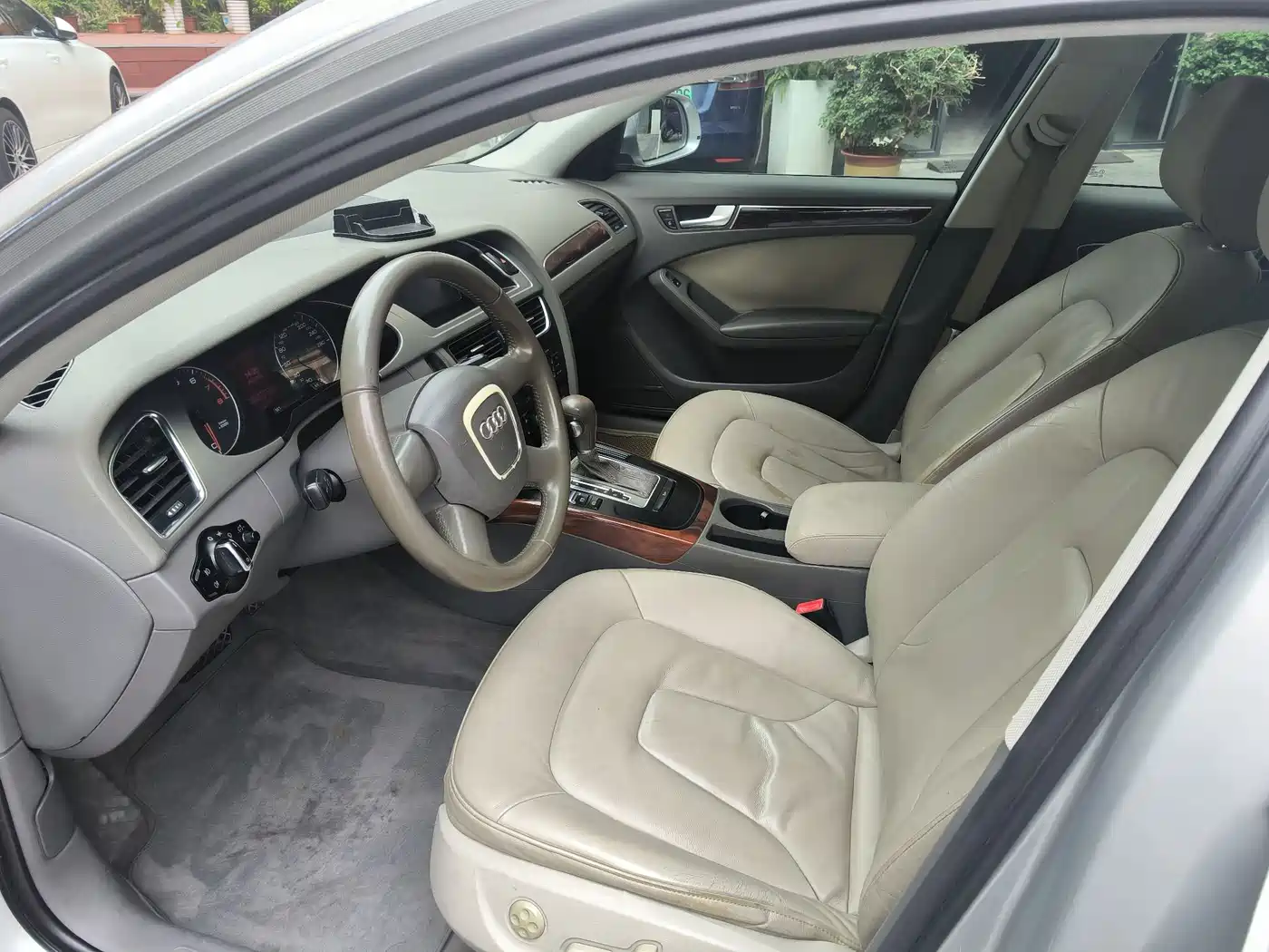 Audi A4L 2011 2.0 TFSI Comfort фото 8