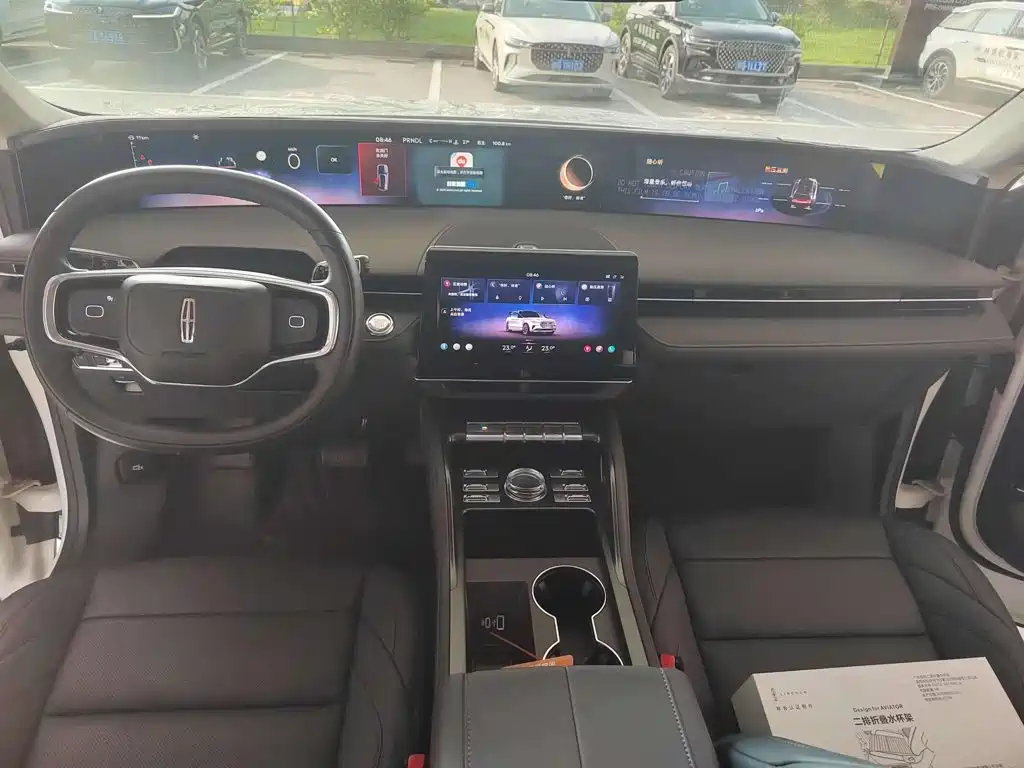 Lincoln Nautilus 2026 2025 2.0T AWD Premium Hybrid