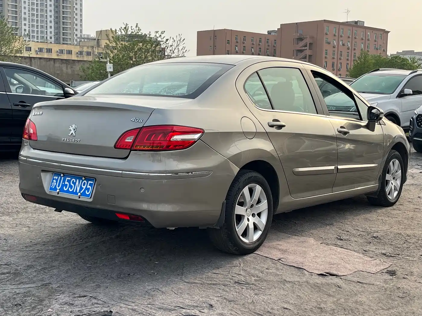 Peugeot 408 2013 1.6L Automatic Comfort Edition фото 5