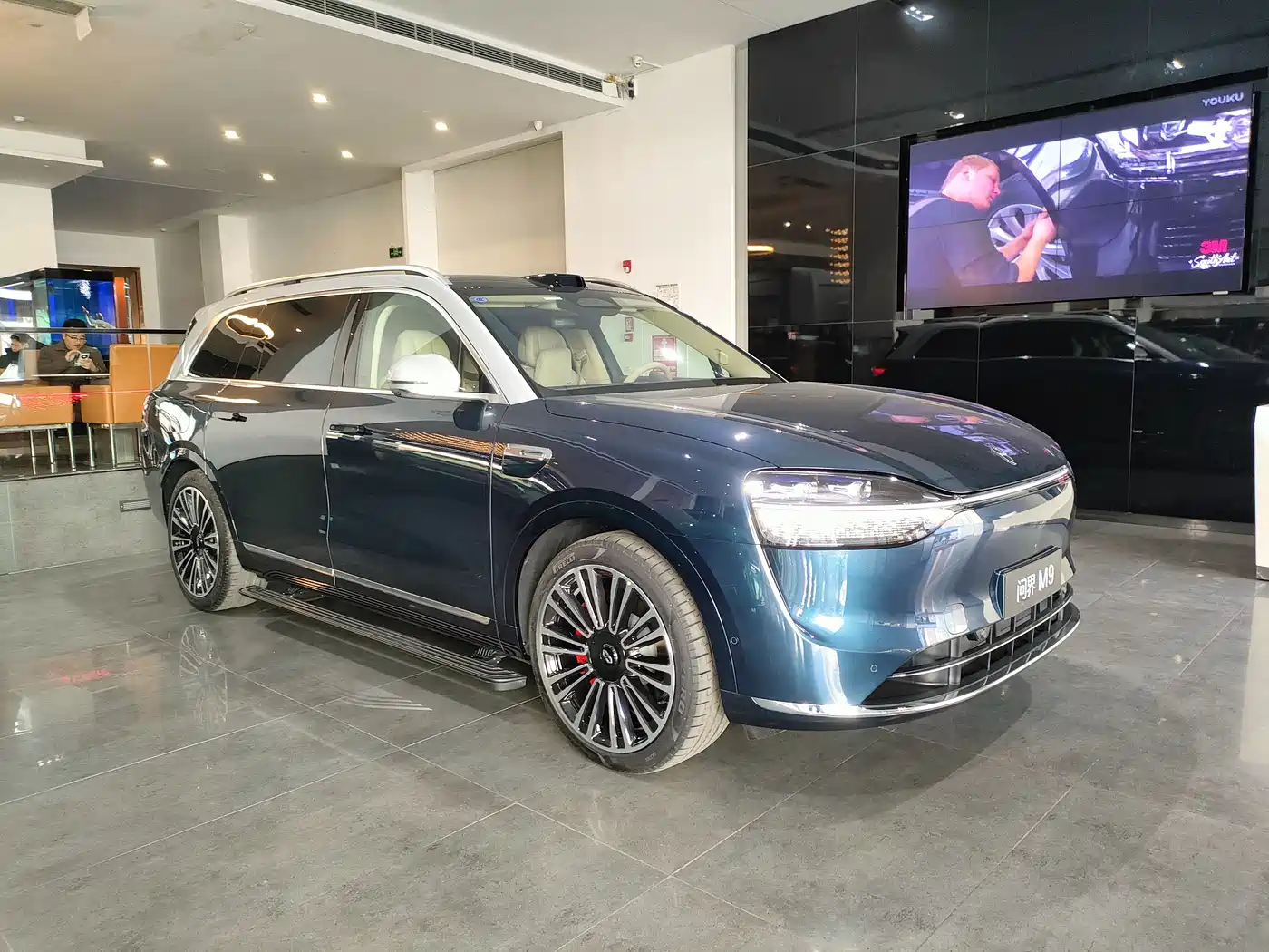 AITO Wenjie AITO M9 2025 Extended Range Ultra 52kWh 6-Seater фото 3