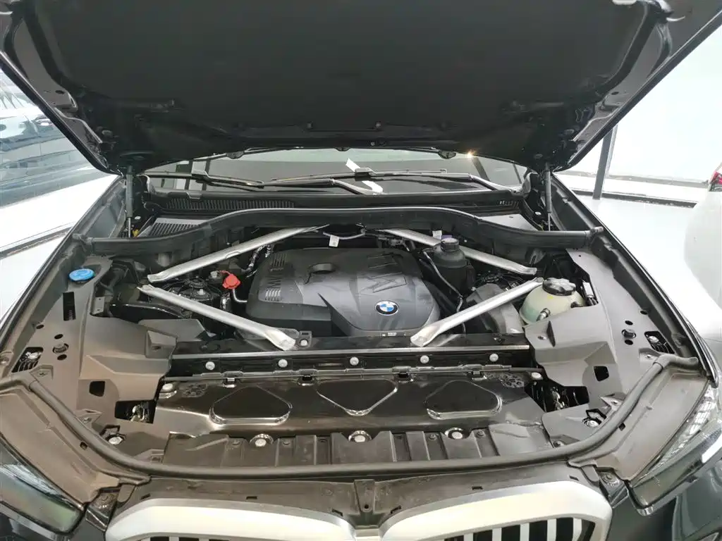 BMW X5 2023 xDrive 30Li Premium M Sport Package фото 16