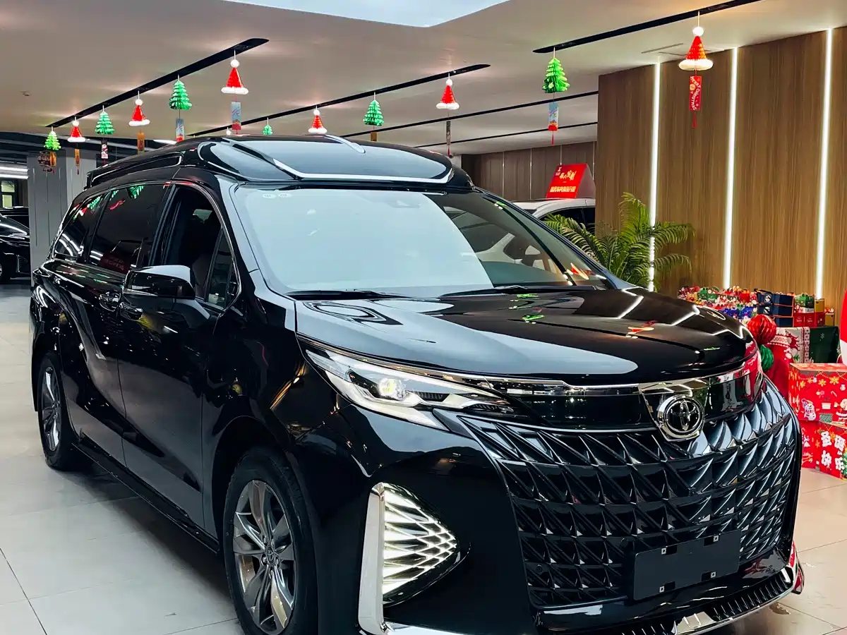 Toyota Sienna 2026 2.5L Hybrid AWD Premium Edition фото 2