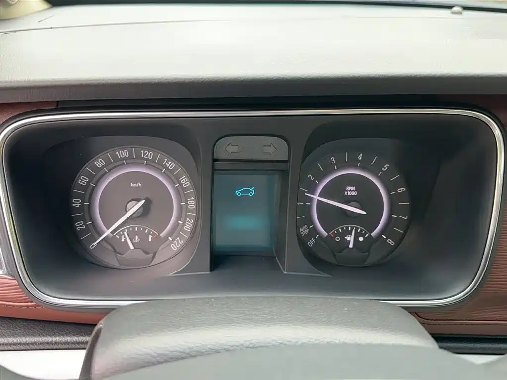 Buick GL8 2018 28T Luxury Model China VI фото 5