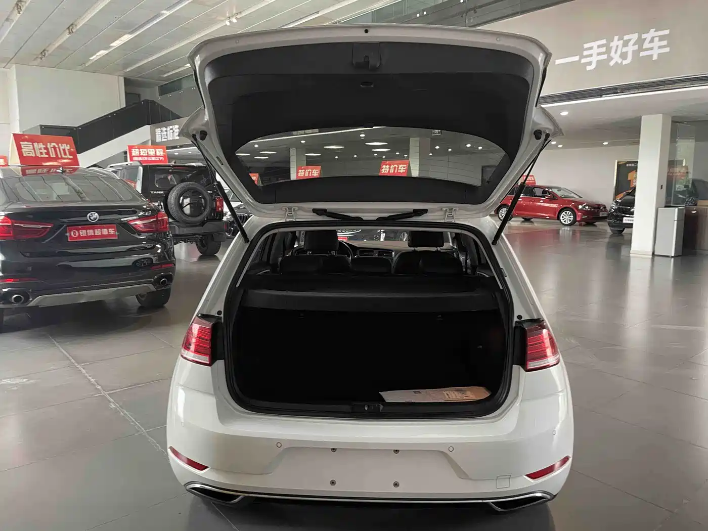 Volkswagen Golf 2020 Beloved Edition 280TSI DSG Comfort фото 17