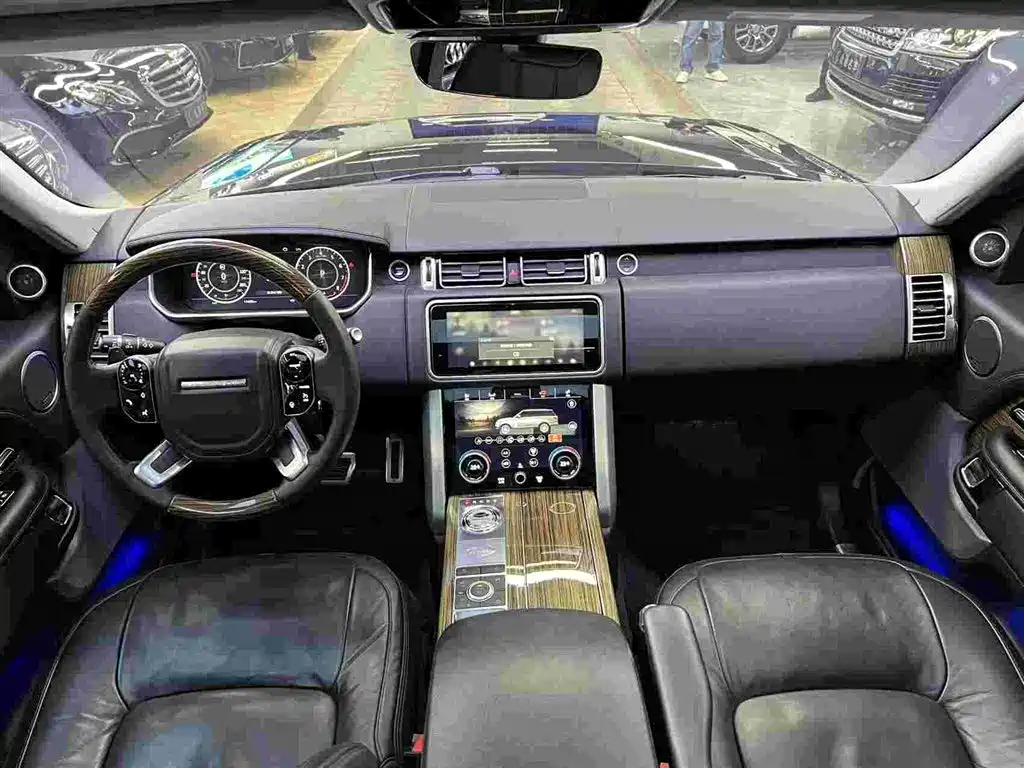 Land Rover Range Rover 2018 3.0 SC V6 Golden Age Edition фото 5