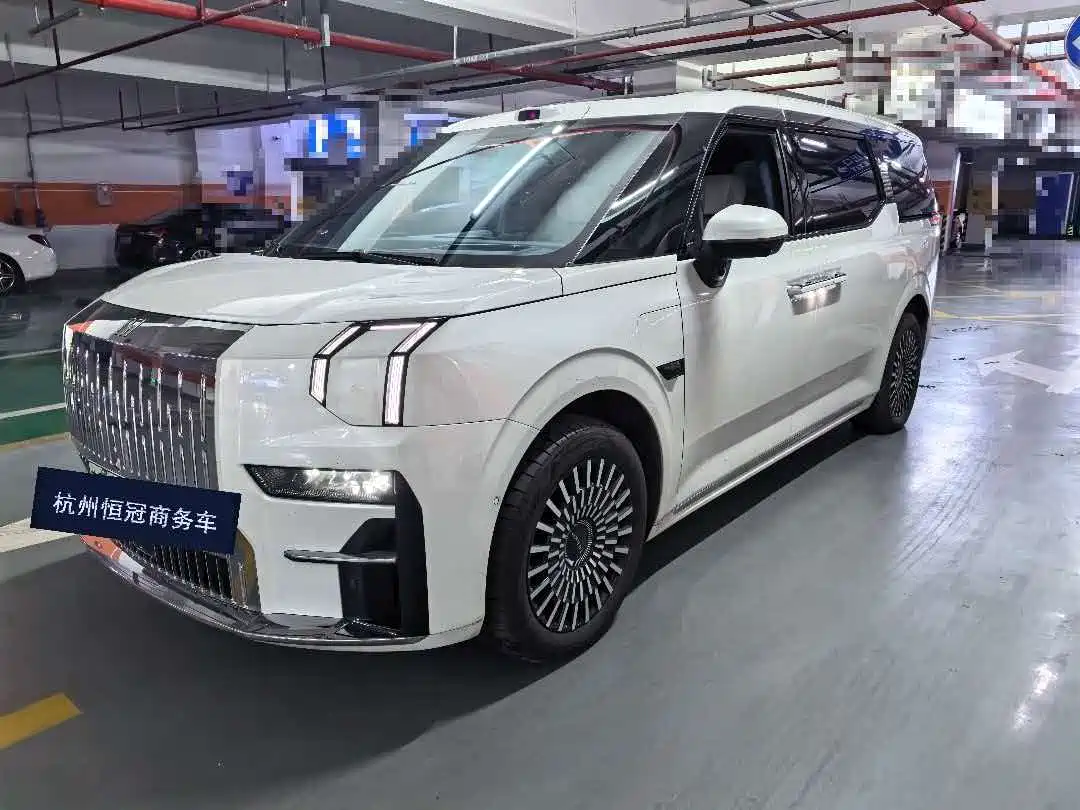 ZEEKR 009 2025 2024 6-seat Executive AWD 108kWh