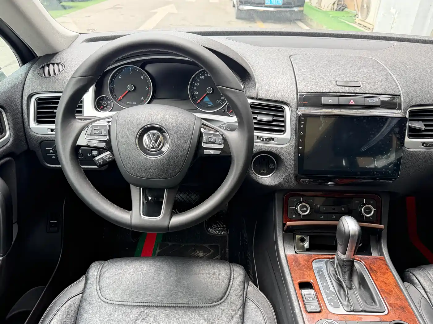 Volkswagen Touareg 2011 3.0TDI Diesel Standard фото 10