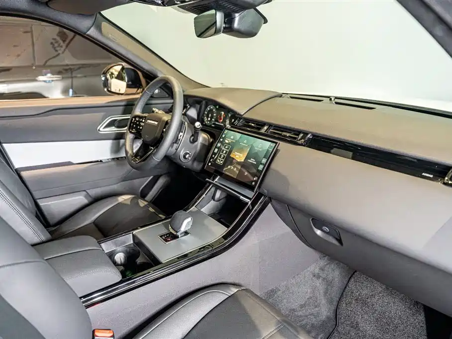 Land Rover Range Rover Velar 2025 S фото 9