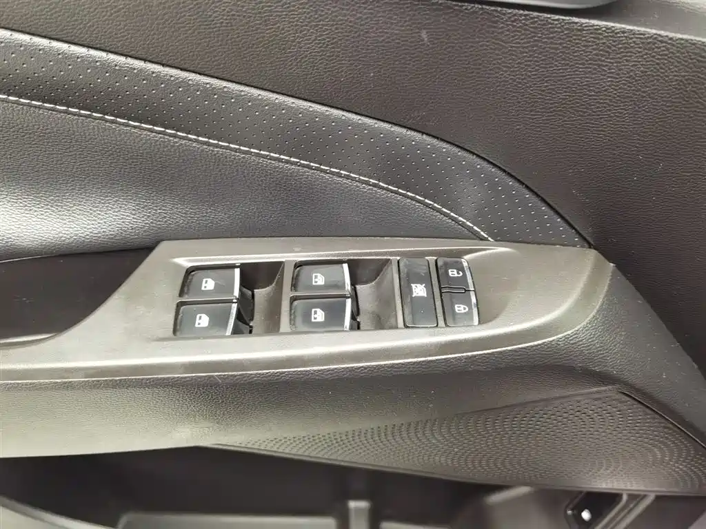 SAIC Maxus Maxus G50 2019 1.5T Automatic Luxury Edition China VI фото 9