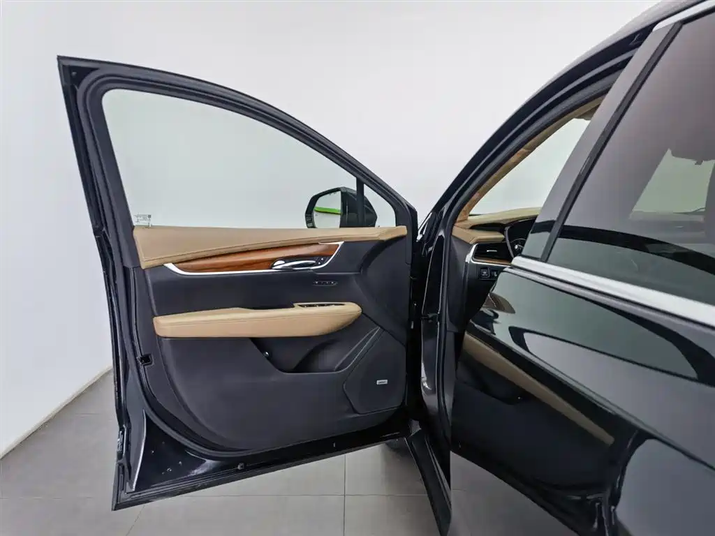 Cadillac XT5 2016 28T AWD Platinum Edition фото 8